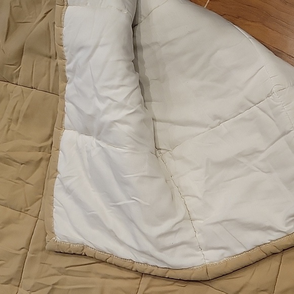TWIN Semi Fitted Tan plush Bedspread Blanket - Picture 3 of 4